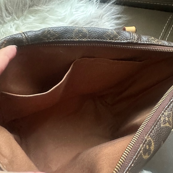 💜LOUIS VUITTON Zipper Tote Bag💜 - Picture 10 of 15